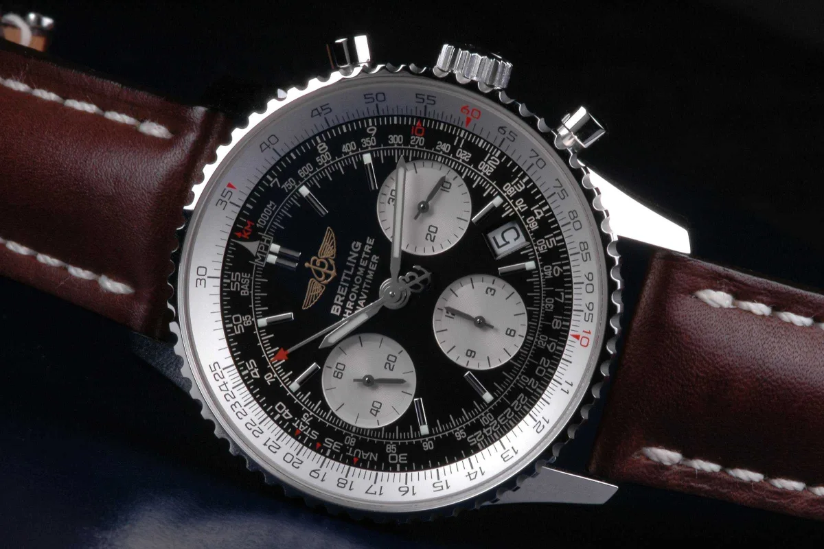 Chronograph watch with logarithmic scale for military use