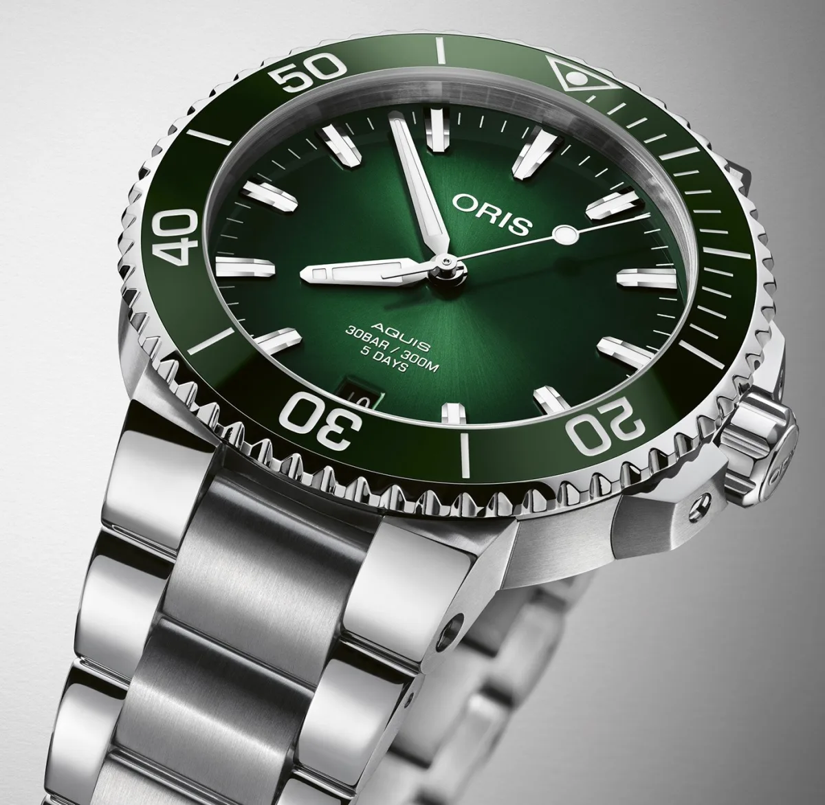 Oris Aquis Date Calibre 400 41.5mm case back showing movement