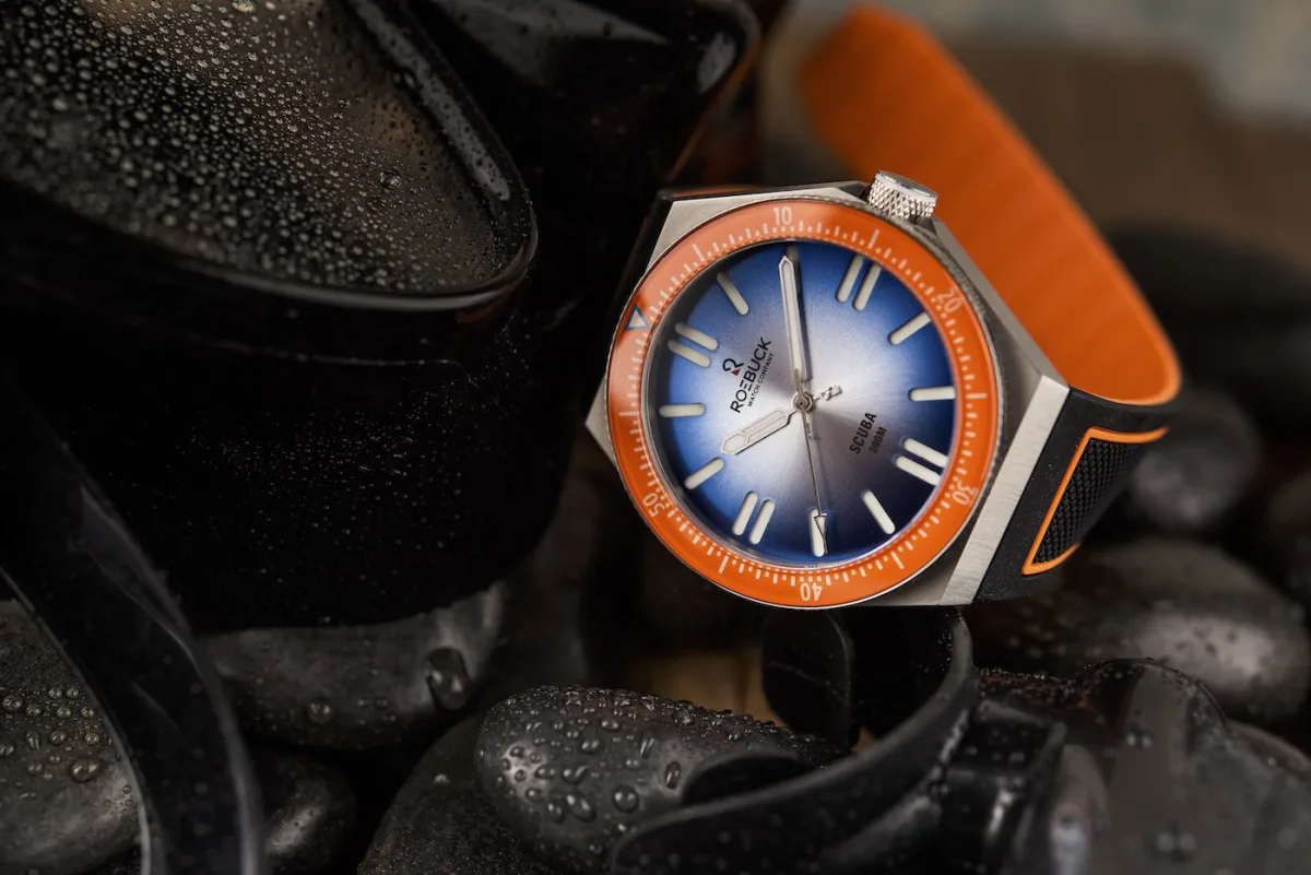 Roebuck SCUBA watch with integrated strap