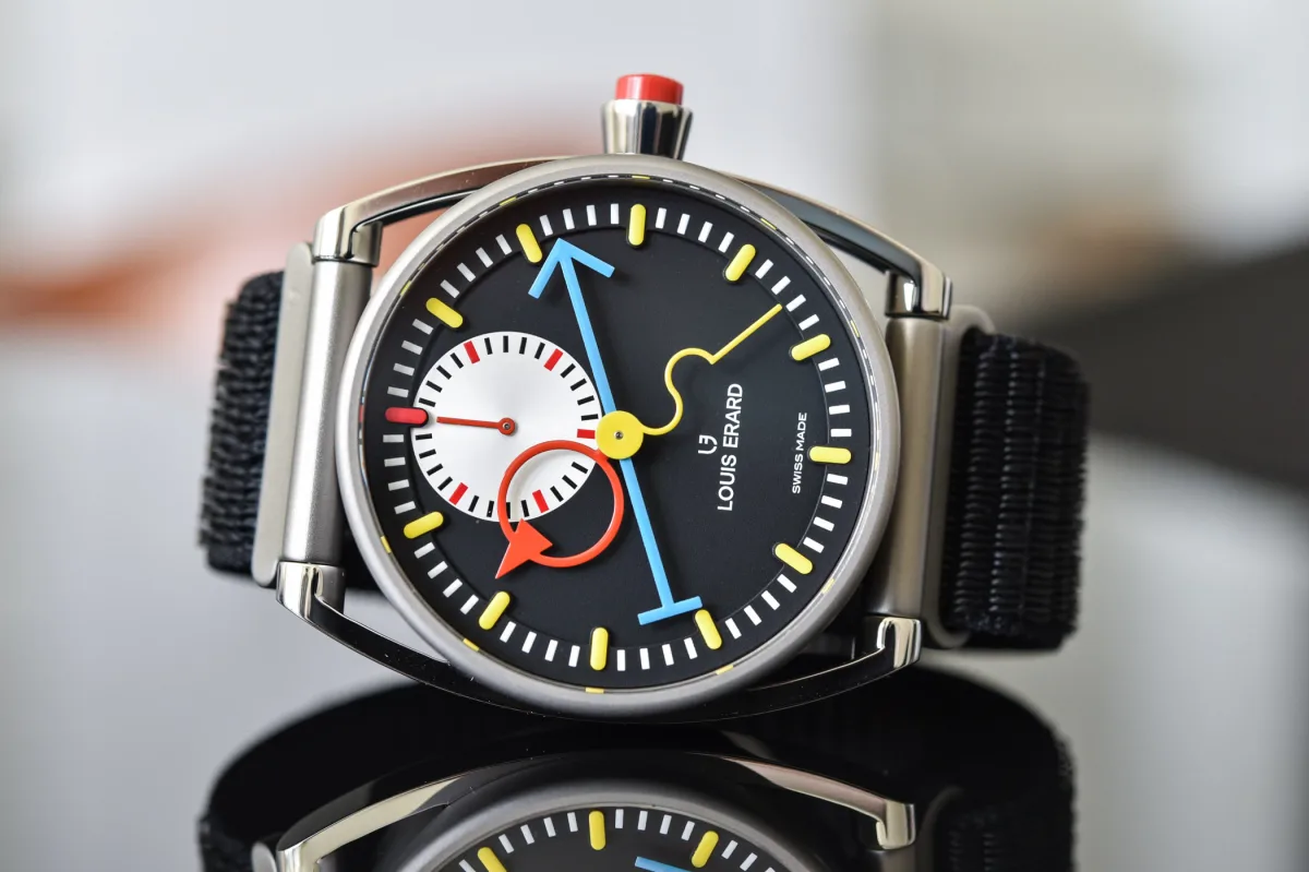 Side view of the Louis Erard watch case