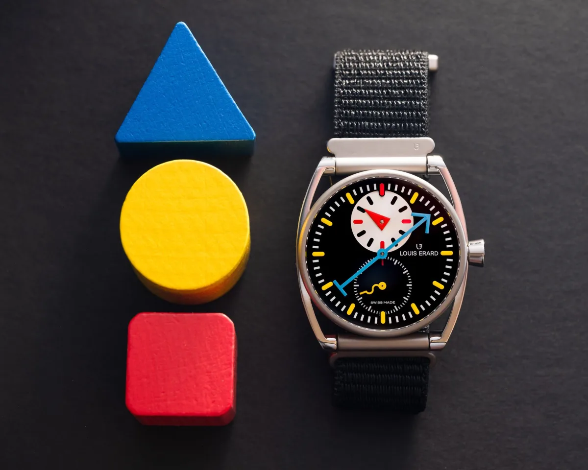 Front view of Le Regulateur II