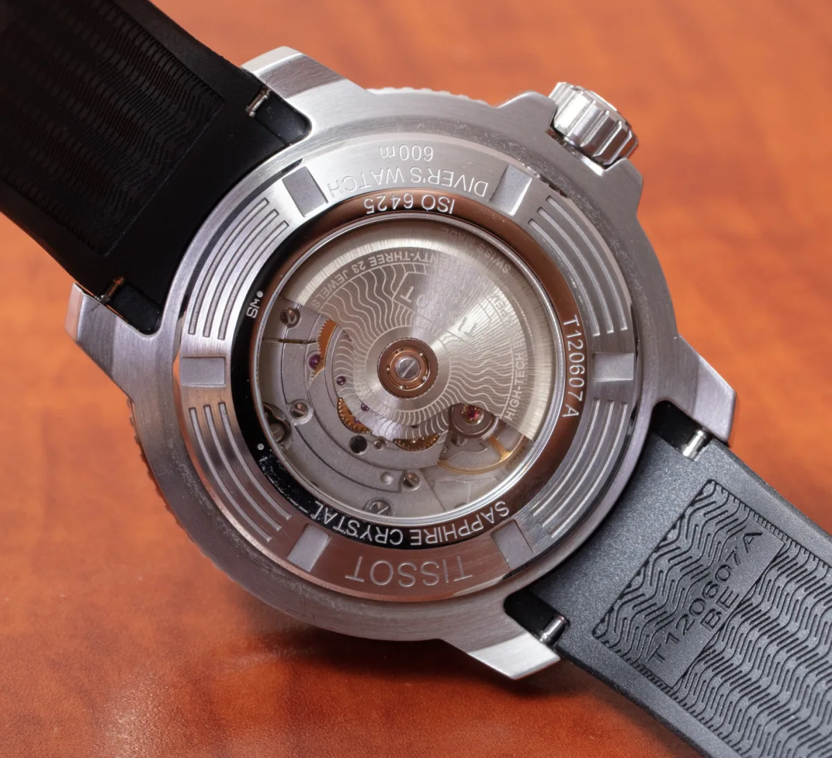 Side view of the Tissot Seastar 2000 Professional case