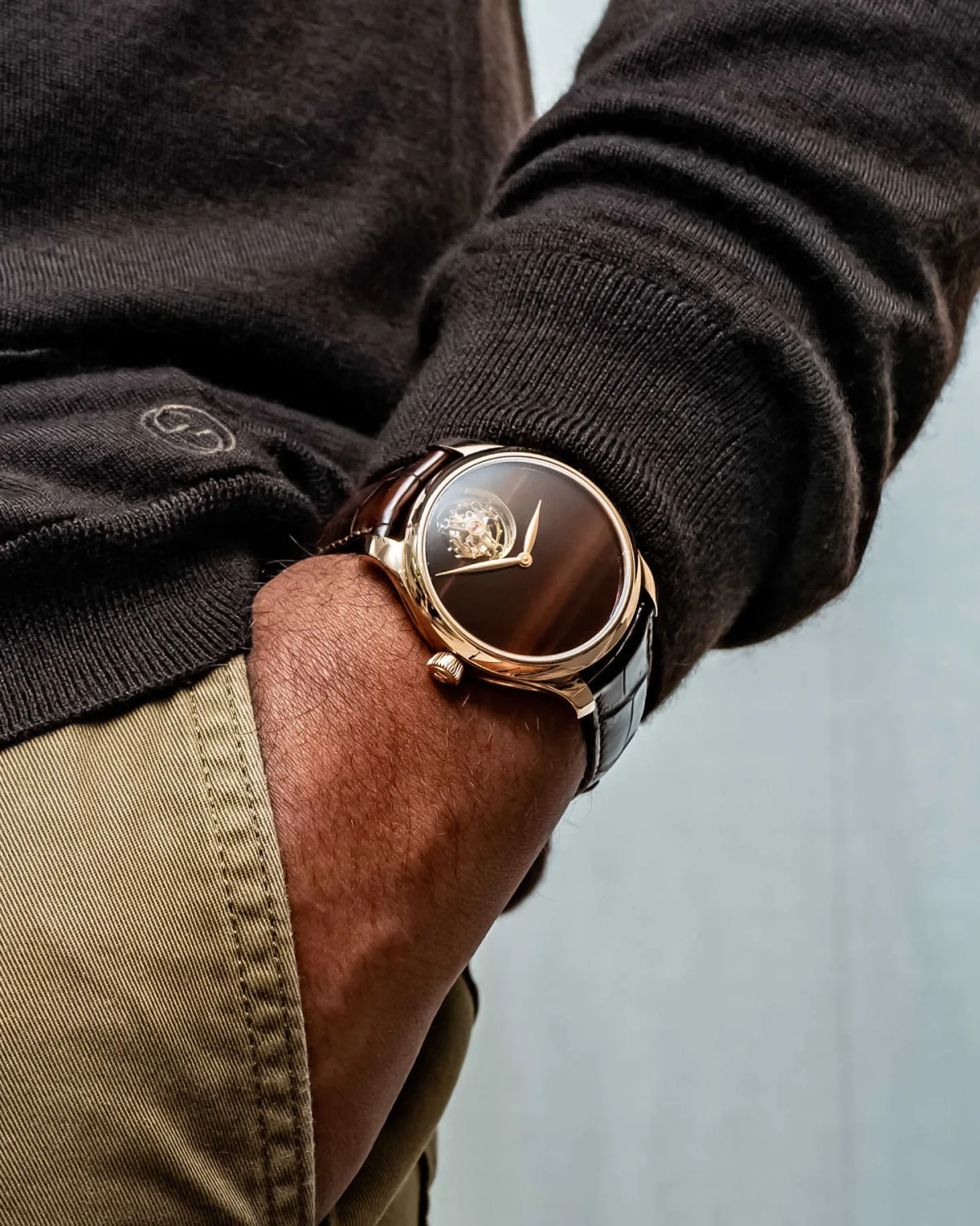 H. Moser & Cie Endeavour Tourbillon in red gold case