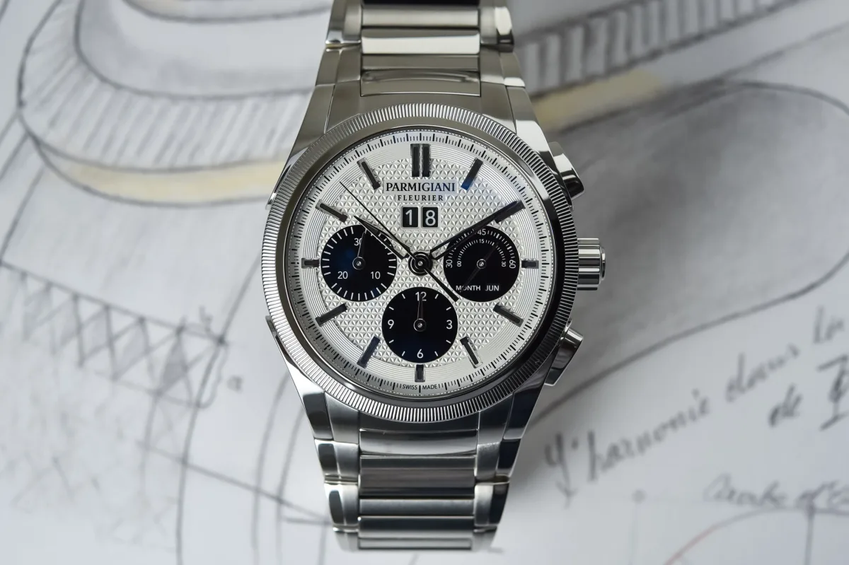 Side profile of Parmigiani Tondagraph GT showing lugs