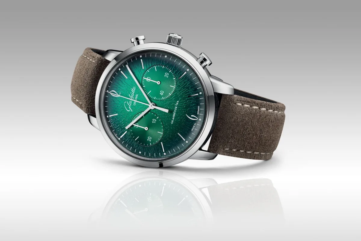 Display of Glashütte Original Sixties Chronograph's symmetrical sub-dials