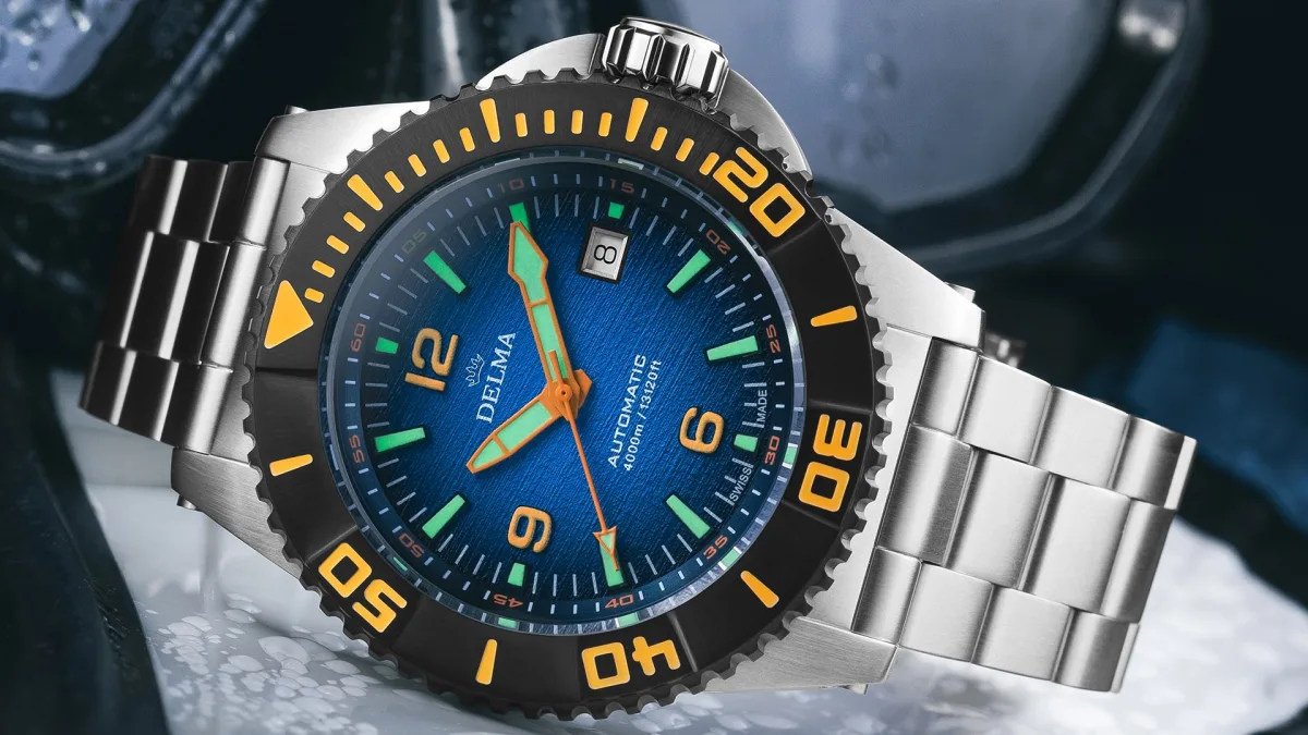 Delma Blue Shark III Azores watch with two straps