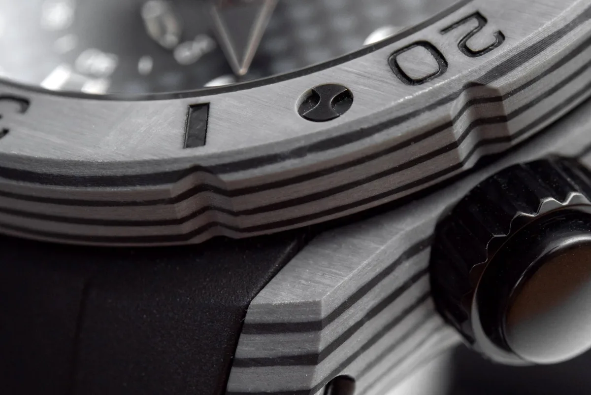 Edox CO-1 Carbon Chronograph case texture