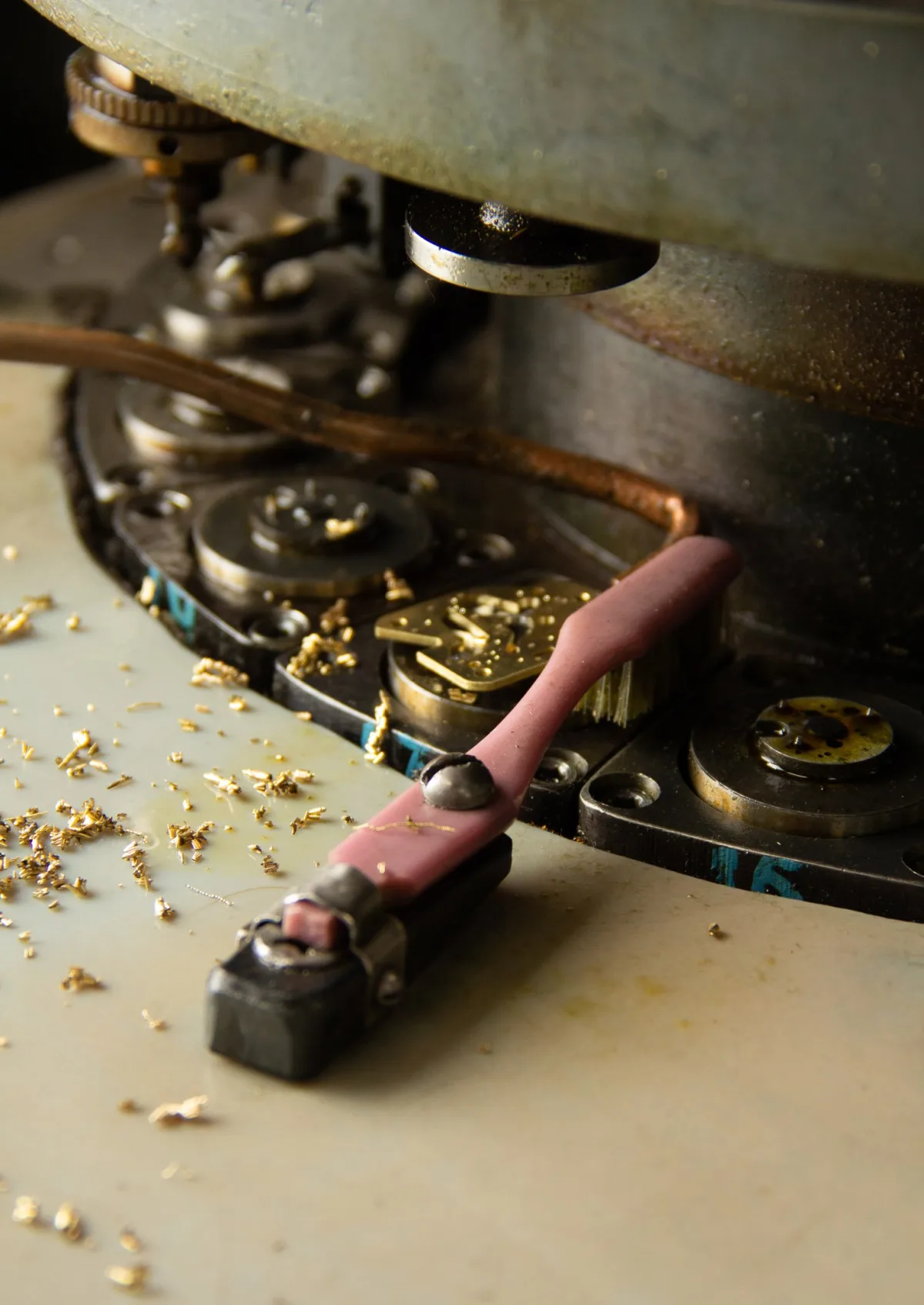 Toothbrushes integrated into Raketa machines
