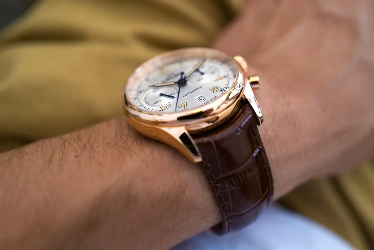 Delma Heritage Chronograph crown and pushers
