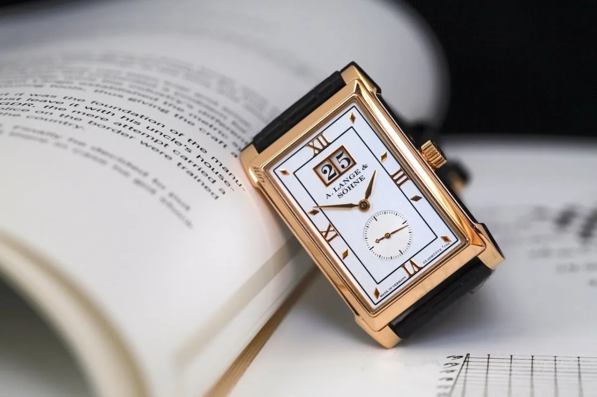Detailed view of the A. Lange & Söhne Cabaret case design