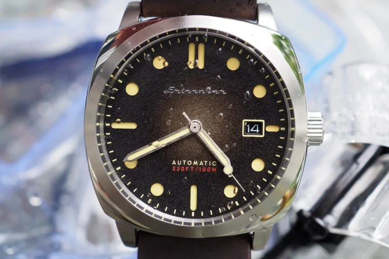 Spinnaker Hull SP-5059-02 with vintage design