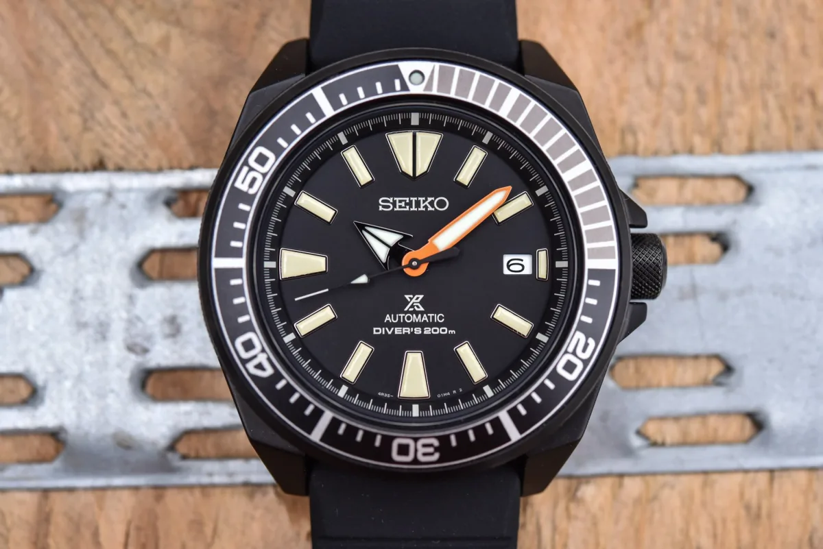 Close-up of the Seiko Samurai SRPH11K1 case and bezel