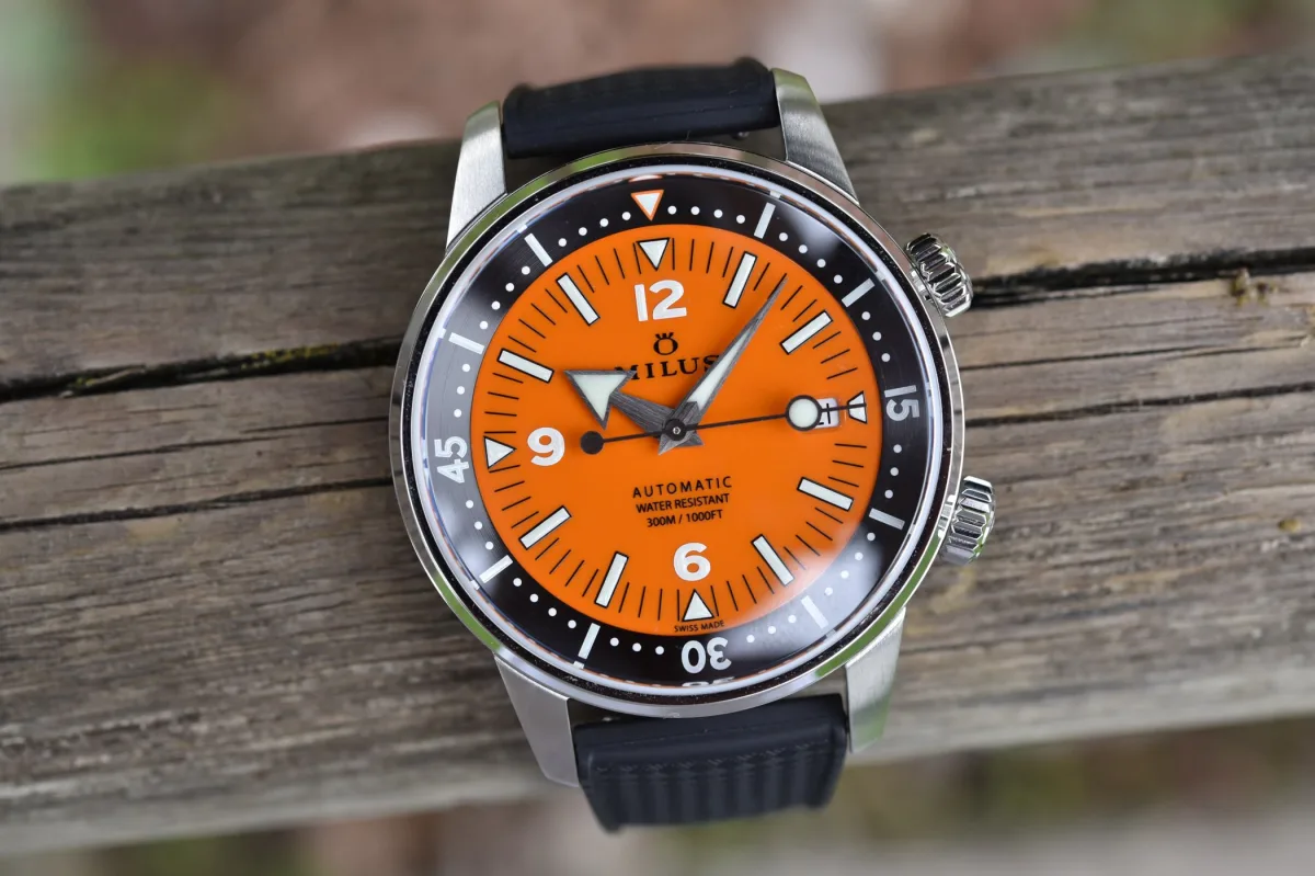 Milus Archimèdes Orange Coral watch case and crown details