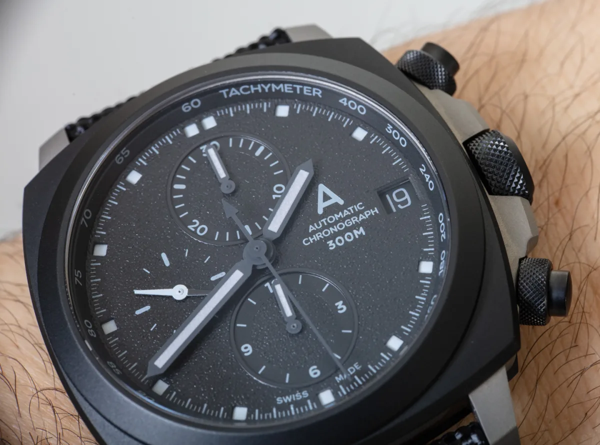 Andersmann Chronograph DLC side view showing case thickness