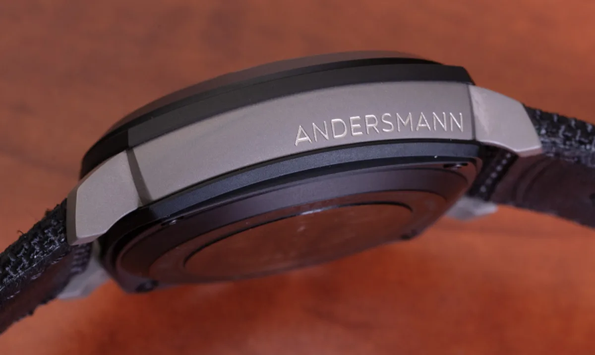 Sapphire glass back of Andersmann Chronograph DLC