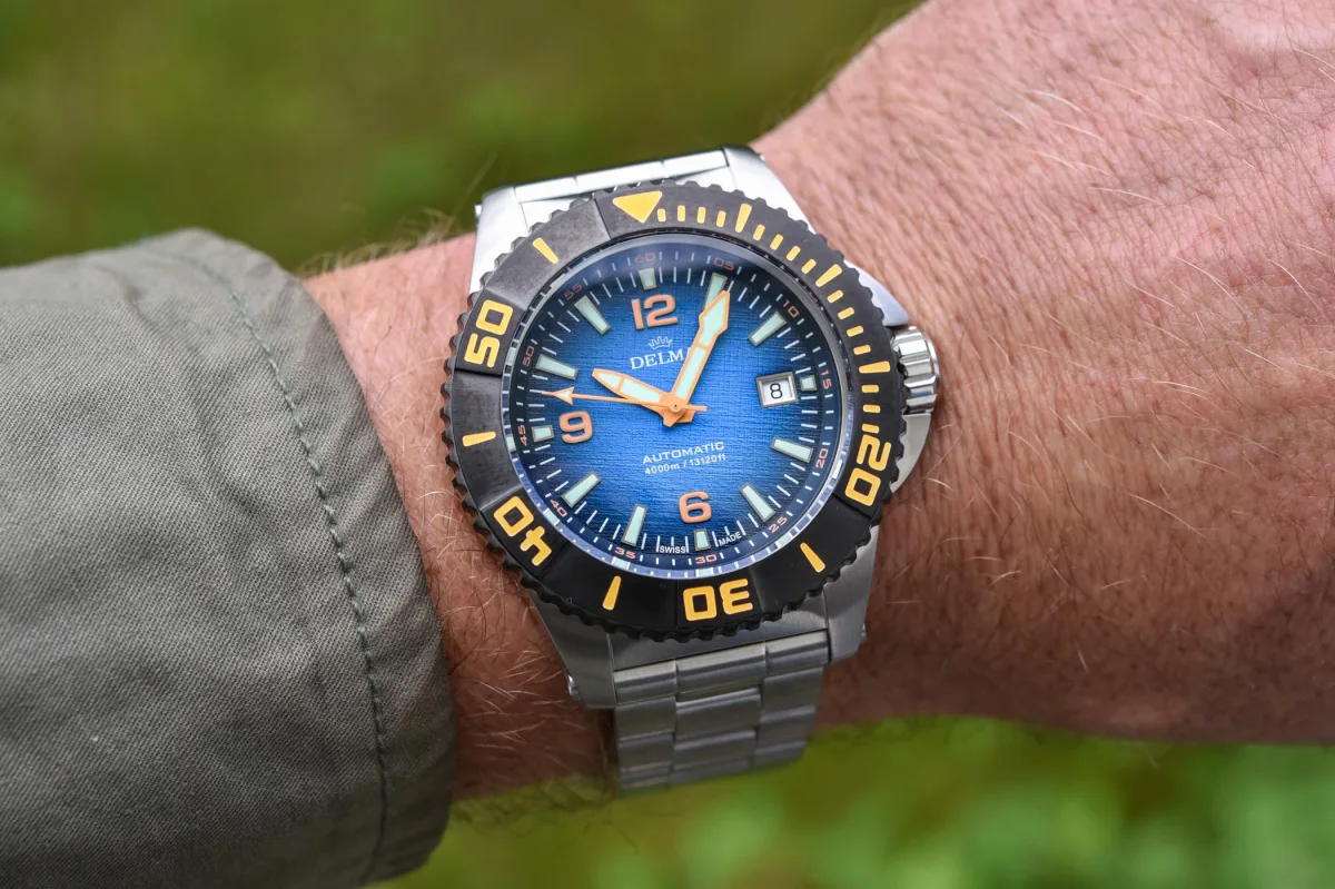 Side view of Delma Blue Shark III Azores with crown
