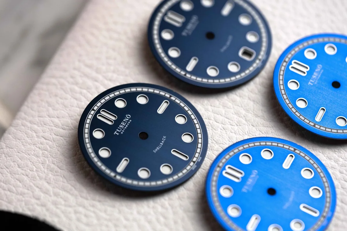Tusenö Shellback watch hands and luminescence