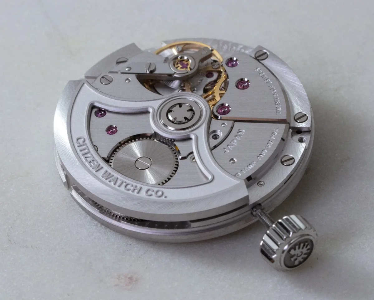 Profile view of Citizen Caliber 0200 case