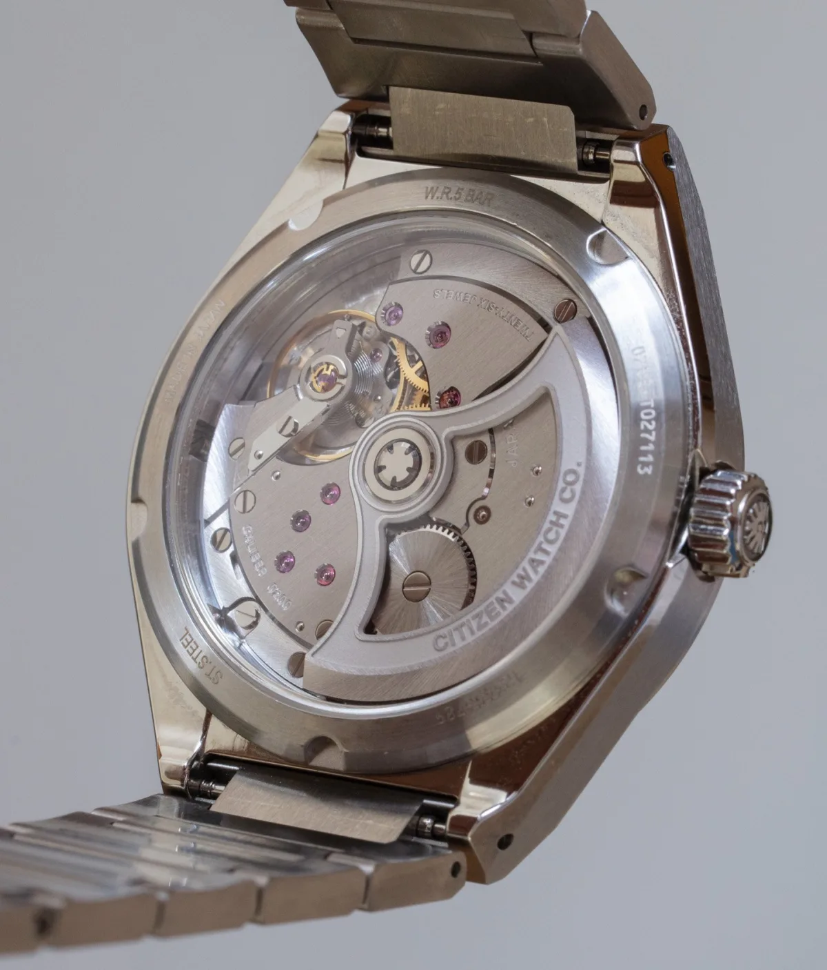 Decorative elements of Citizen Caliber 0200 movement