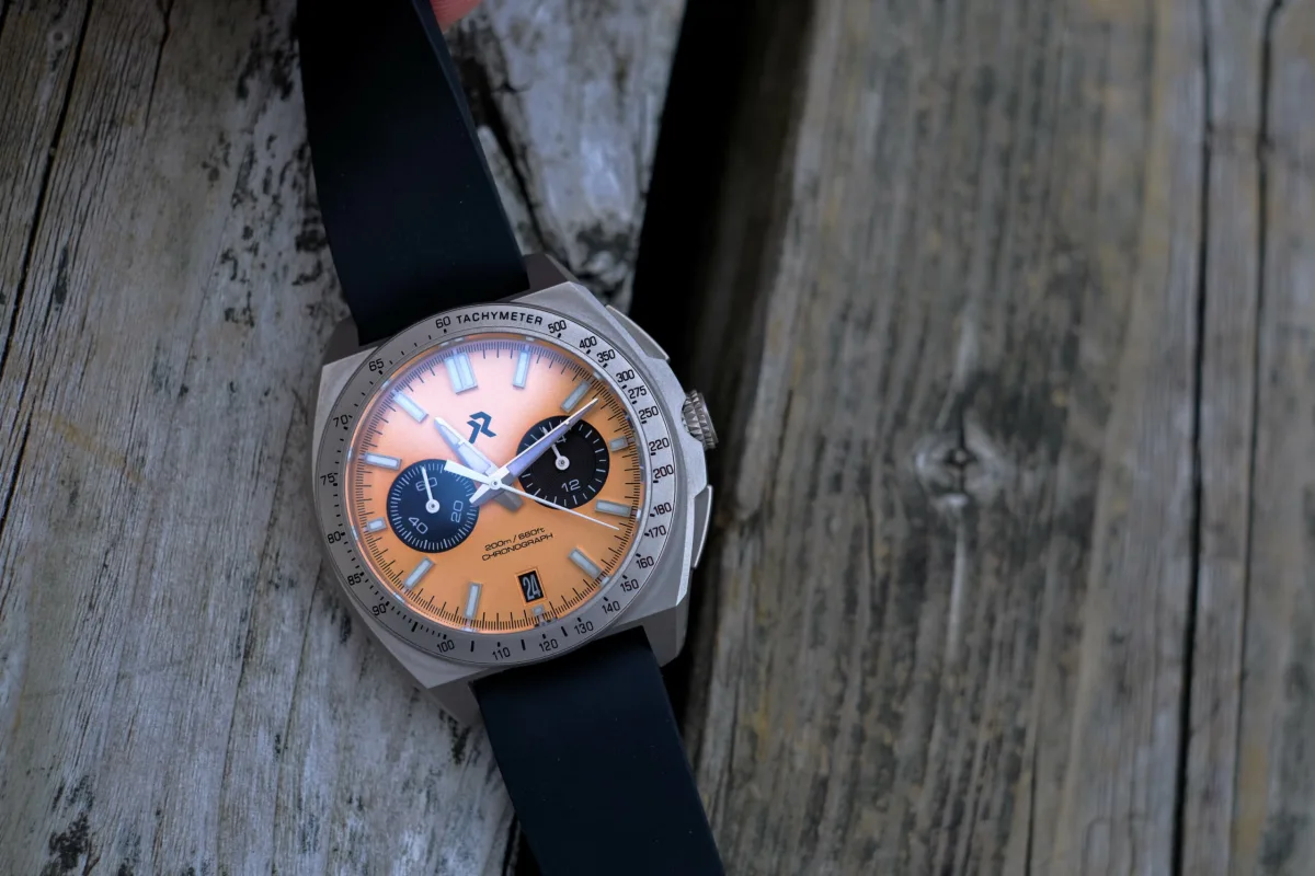 Close-up of Seiko SII VK64 meca-quartz movement in RZE Valour