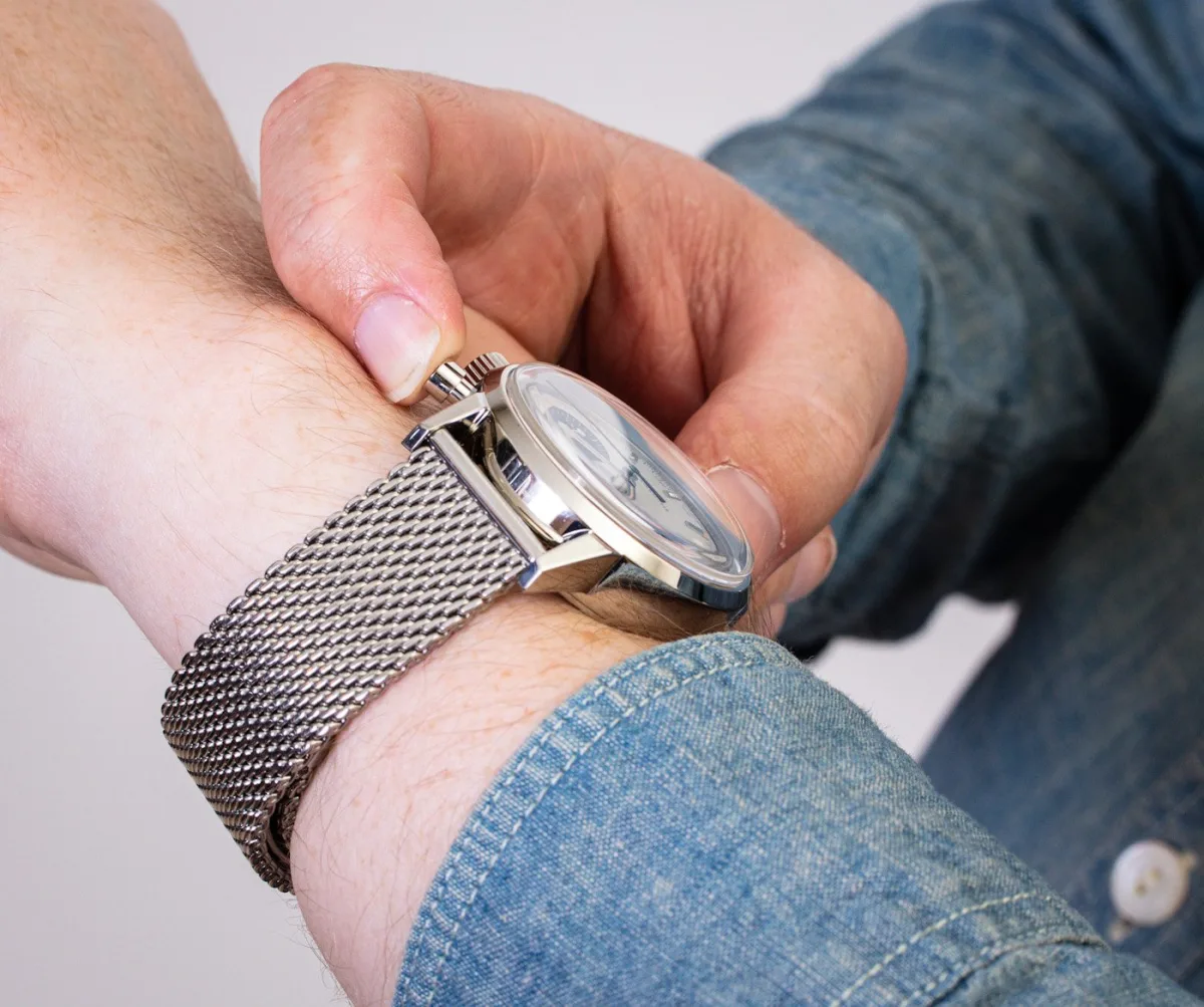 Side view of Hamilton Intra-Matic Chronograph H case