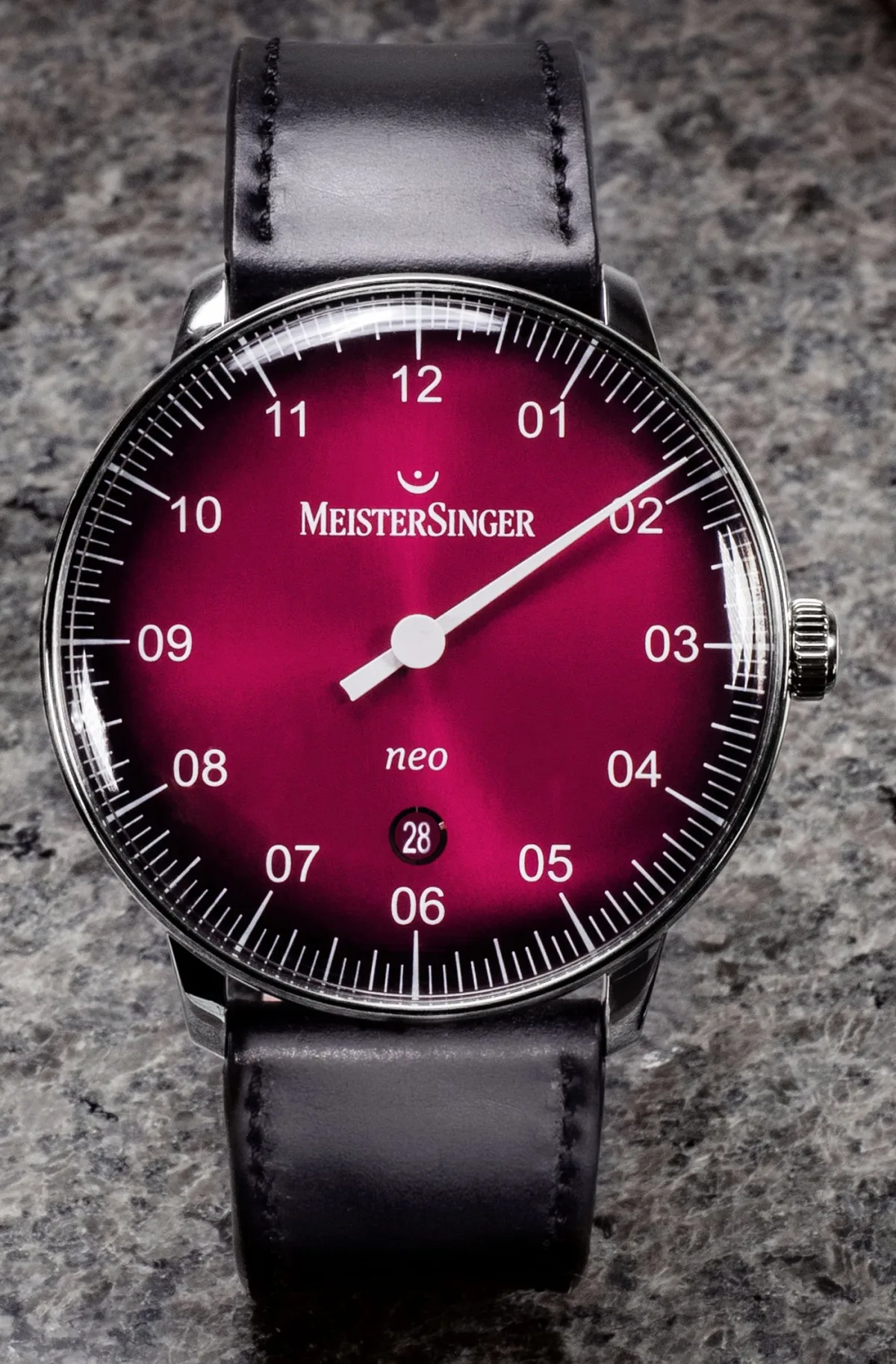 Meistersinger Neo Bordeaux Degradé watch with red dial