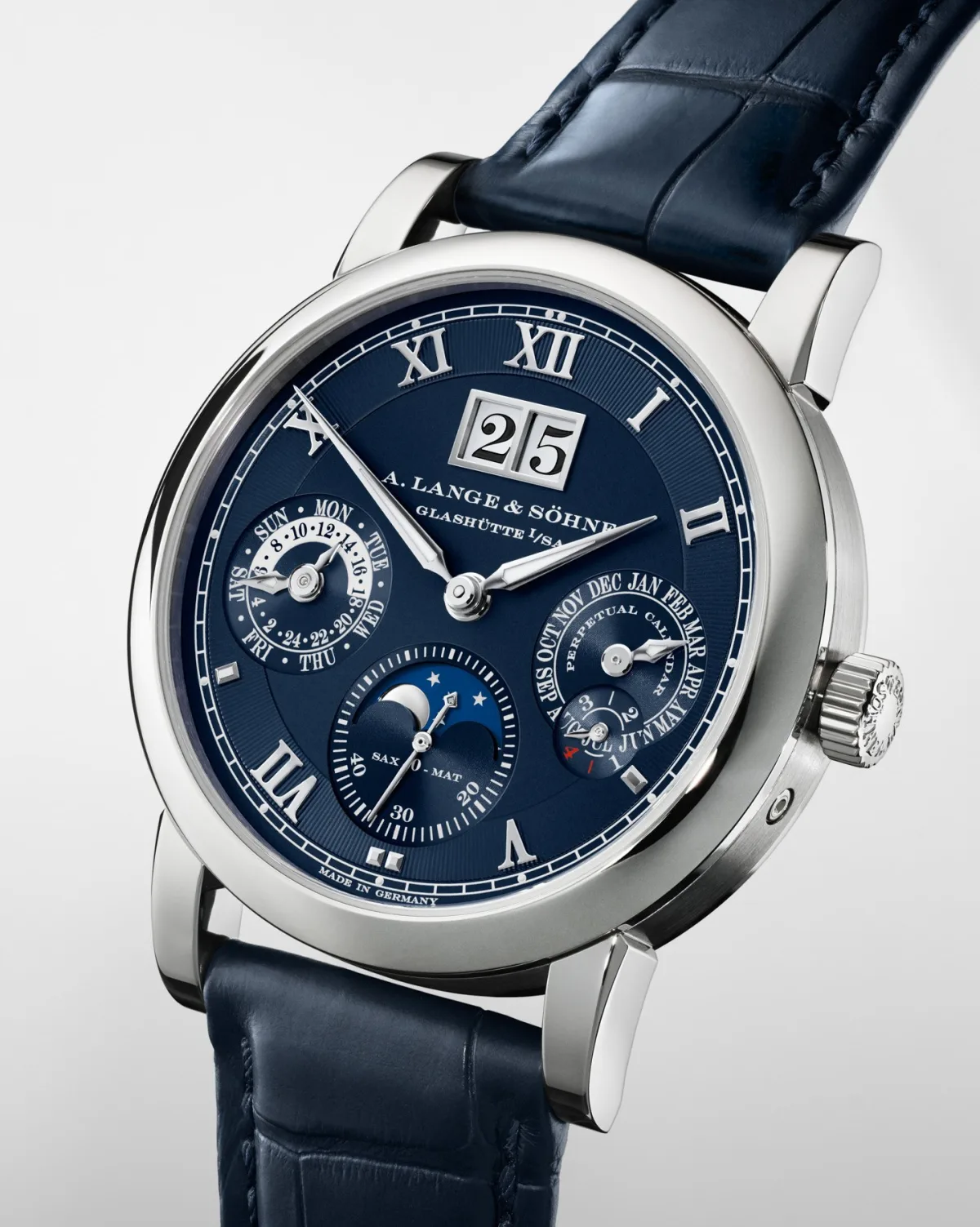 Langematik Perpetual showcasing calendar features