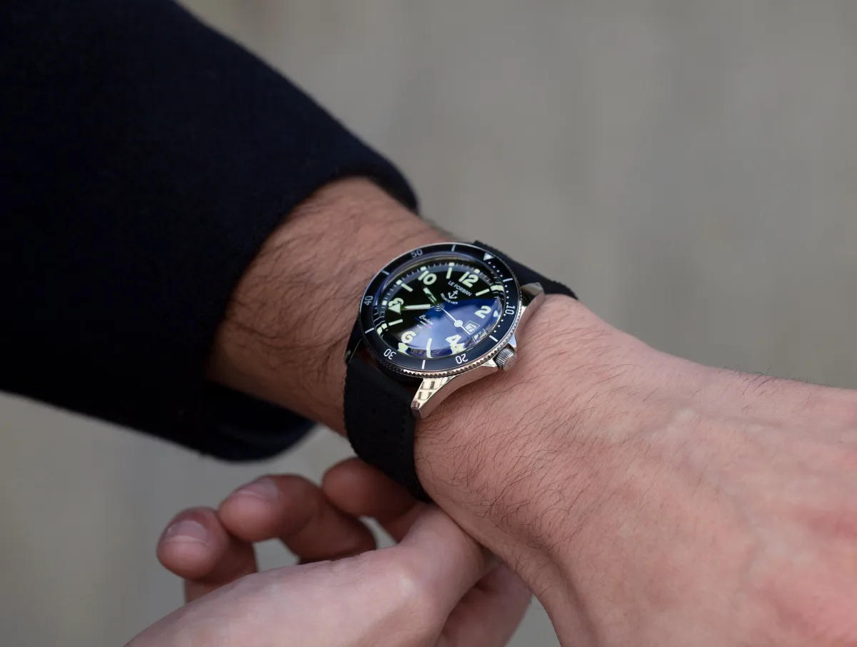 Side view of Le Forban Sécurité Mer Brestoise showing aluminum bezel