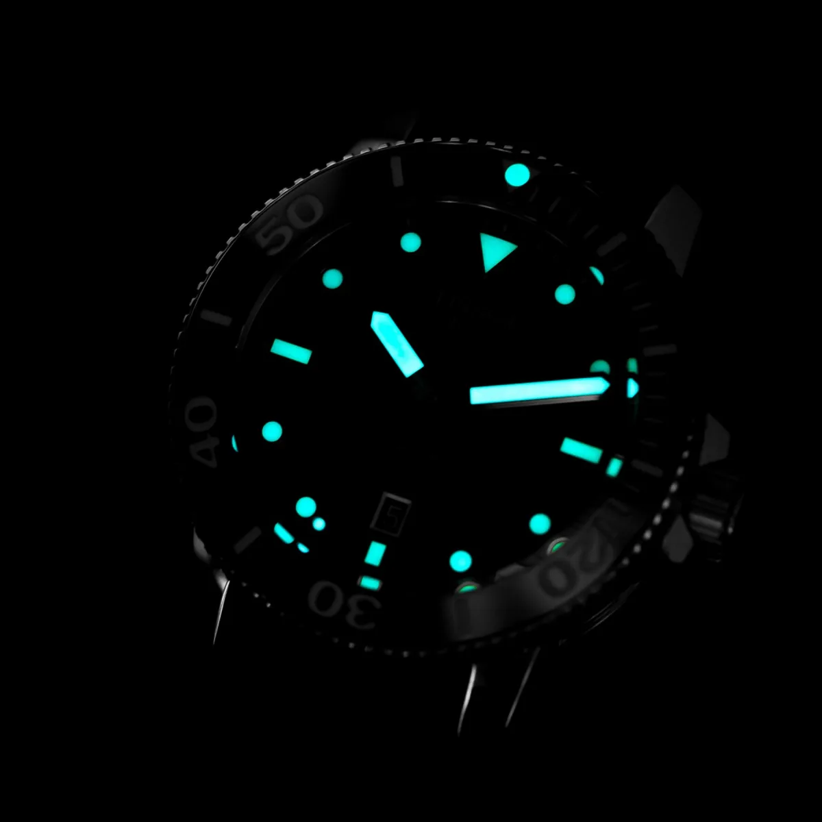 Tissot Seastar 2000 dial with gradient wave pattern
