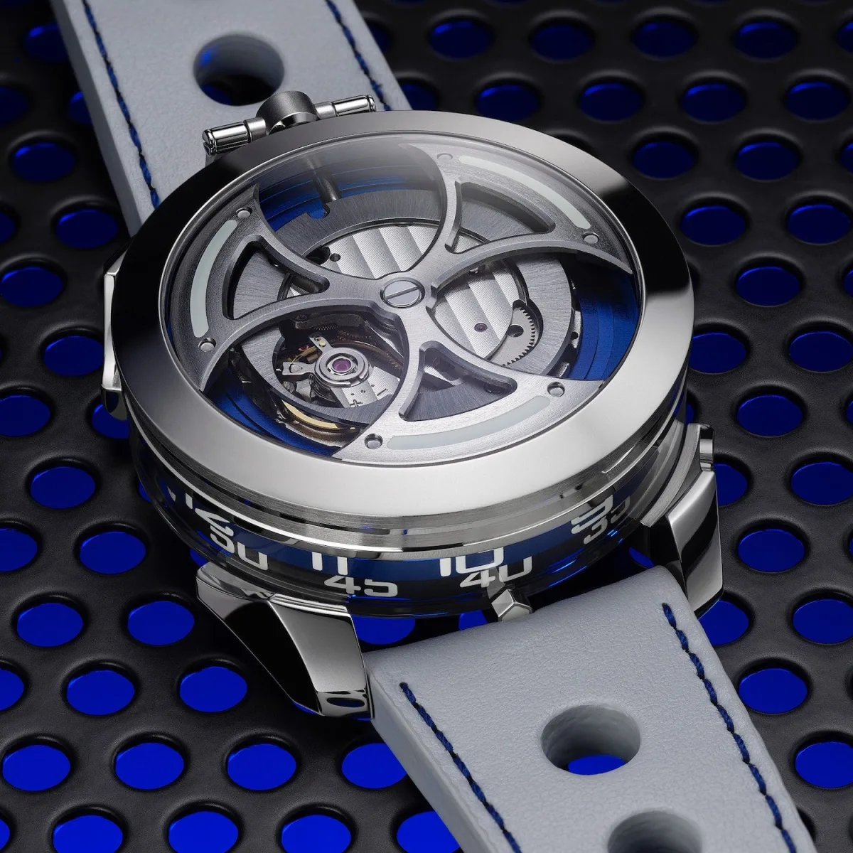 Miyota 821A movement inside a watch case