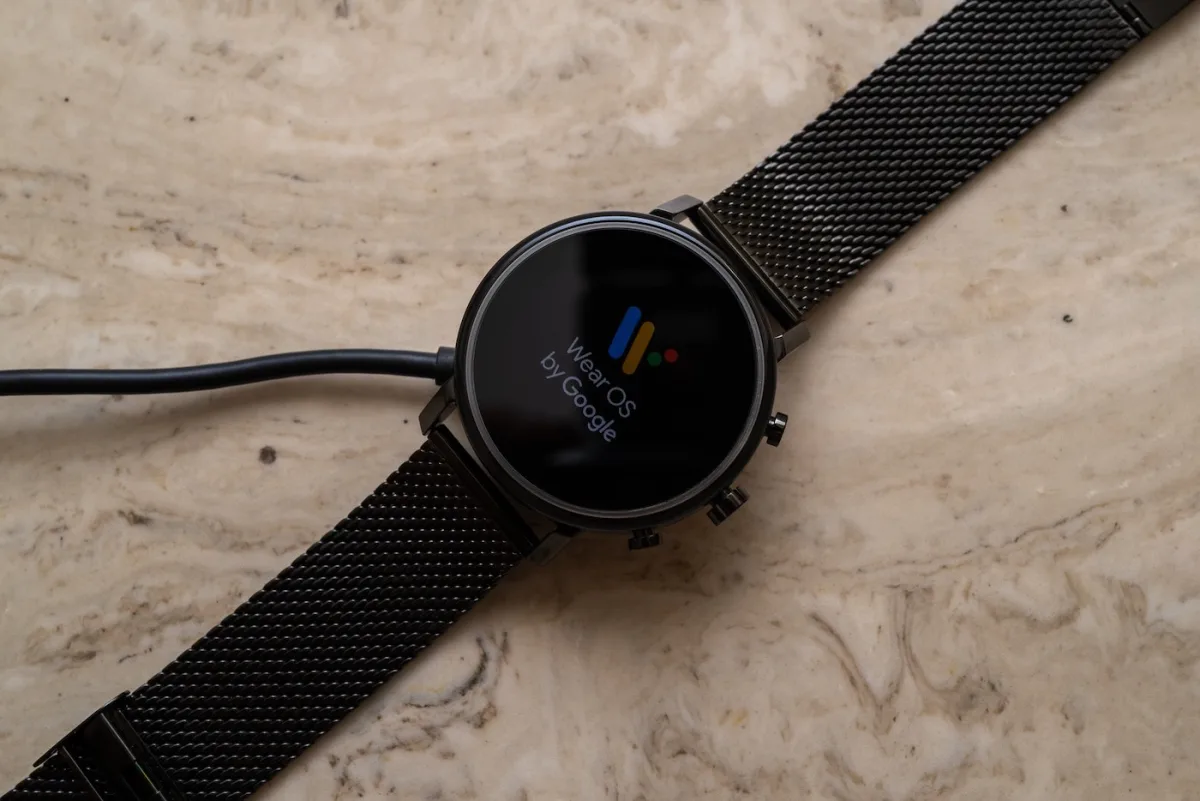 Movado Connect 2.0 with programmable buttons and rotating crown