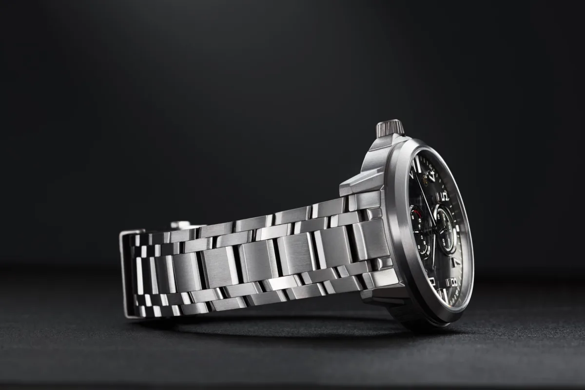 Zelos Mirage 2 Eight-Day Skeleton case materials