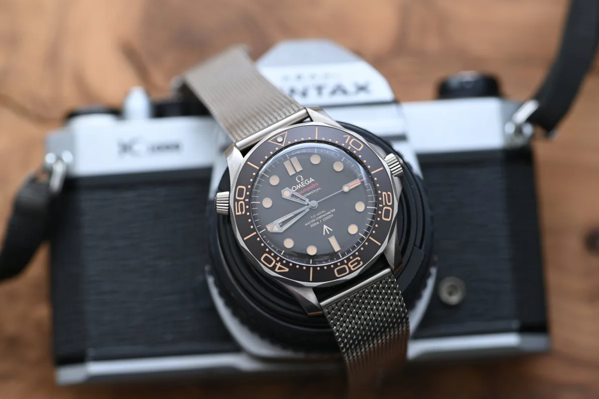 Omega Calibre 8806 movement details