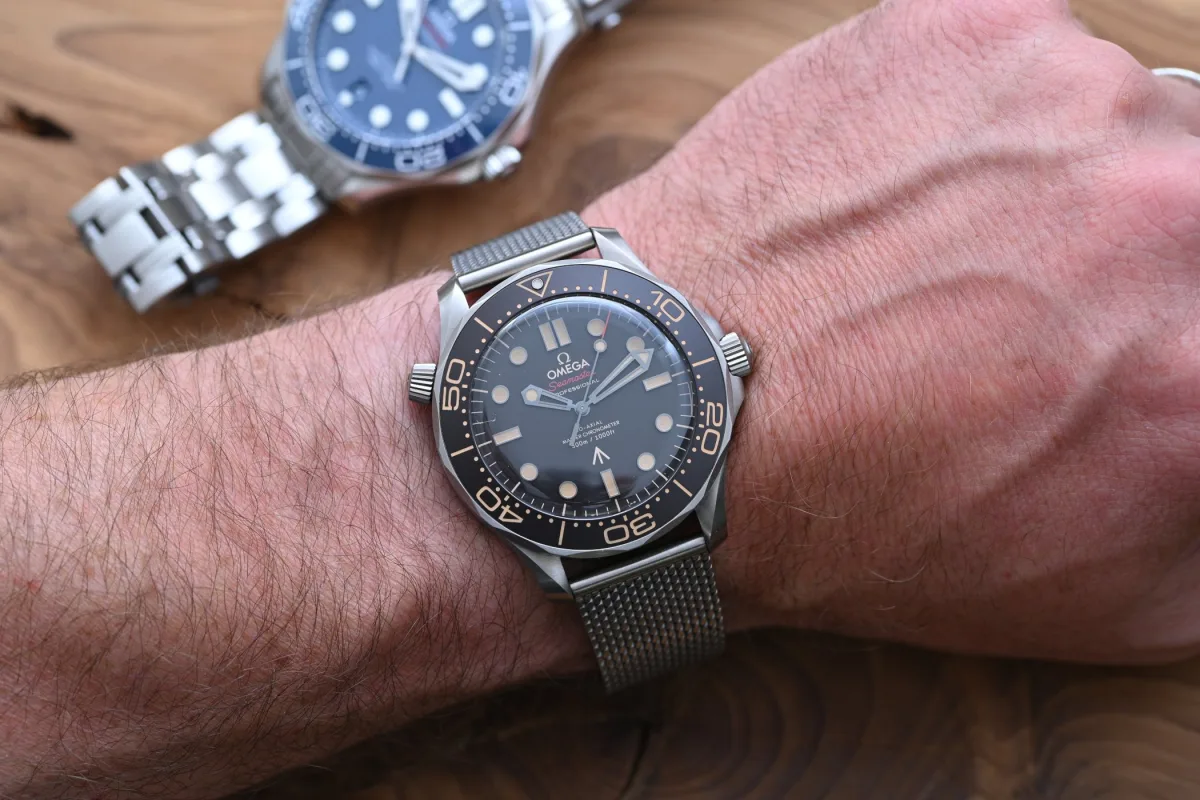 Omega Seamaster 007 Edition NATO strap and bracelet