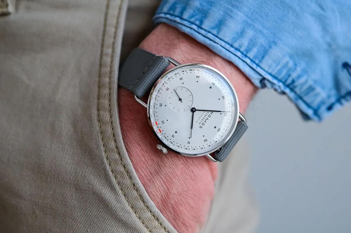 Nomos Tangente Neomatik 41 Update Midnight Blue watch showing date display