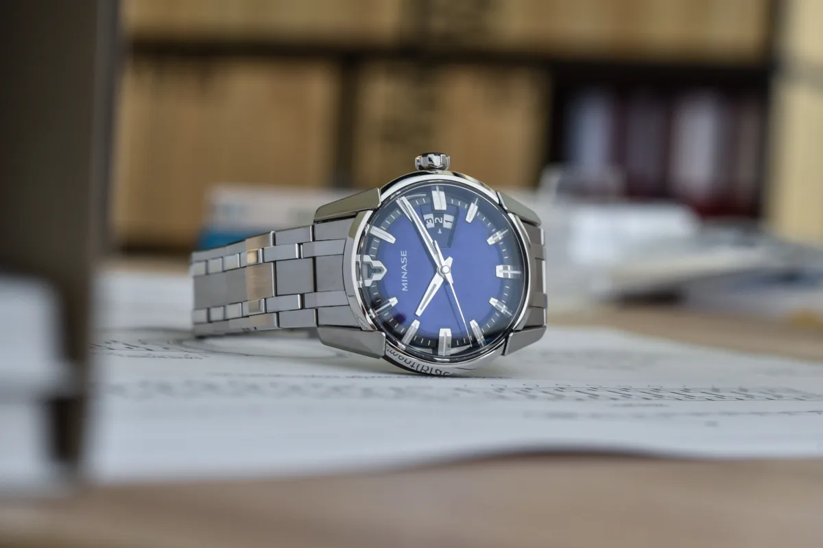 Minase Divido 2.0 showcasing floating dial design