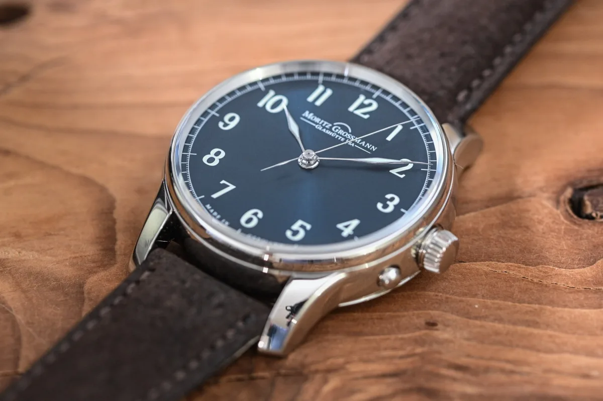 Detailed view of Moritz Grossmann Central Second case and button