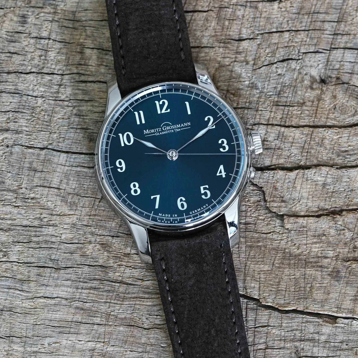 Luminous hands and details on Moritz Grossmann Central Second
