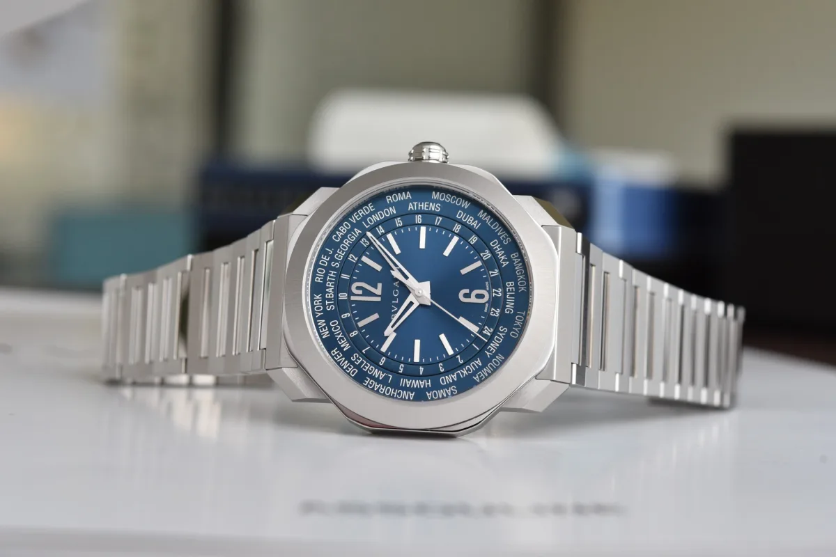 Bvlgari Octo Roma Worldtimer with blue dial and steel bracelet