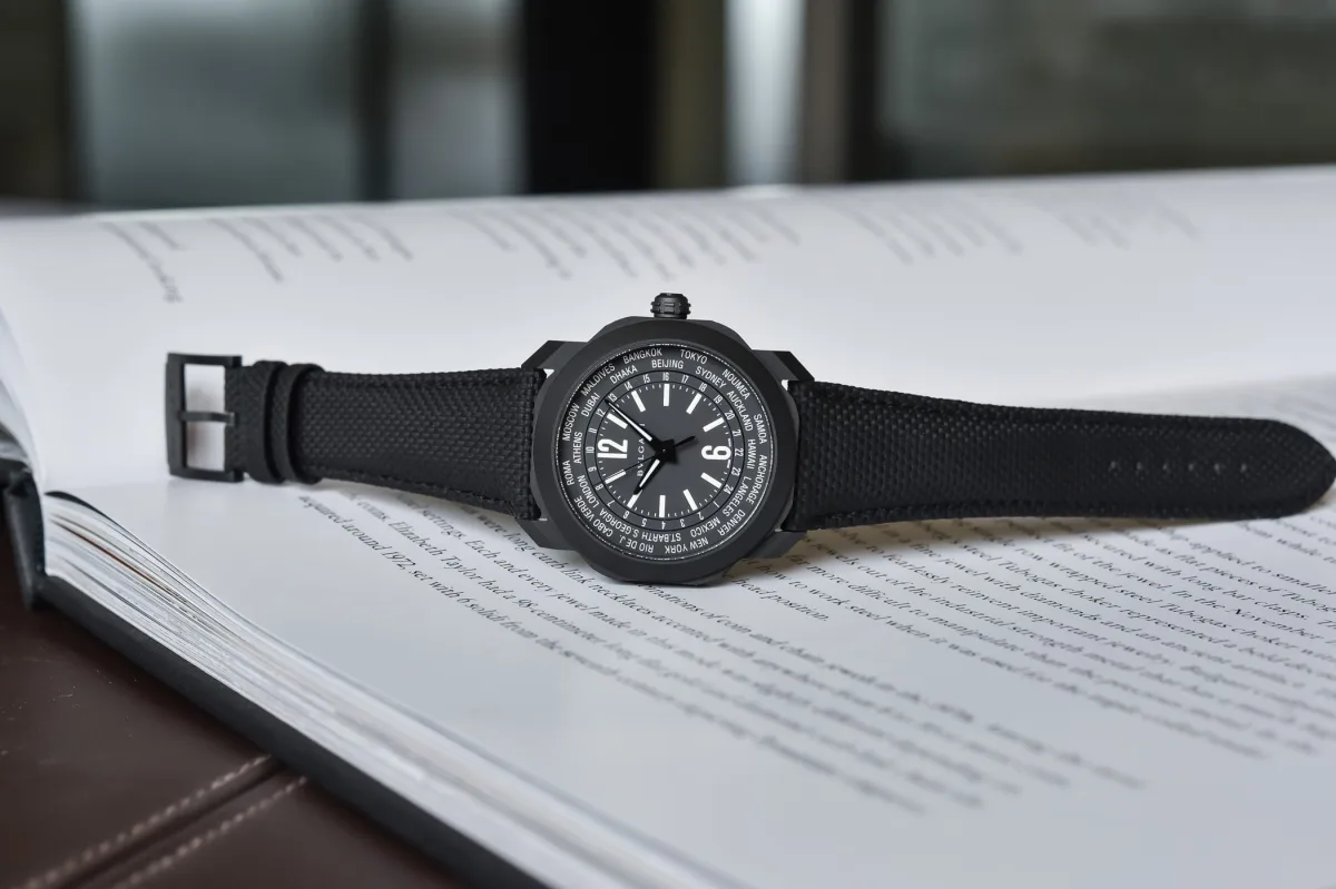 Bvlgari Octo Roma Worldtimer case details with black DLC