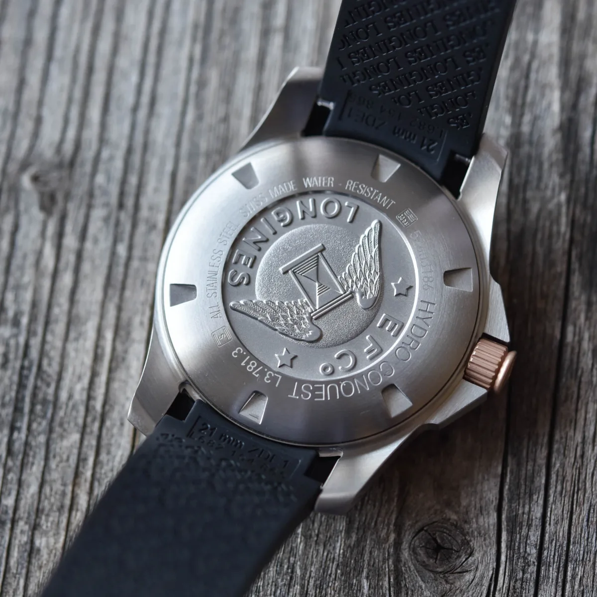 Dial colors of Longines HydroConquest 41mm Two-Tone Collection.