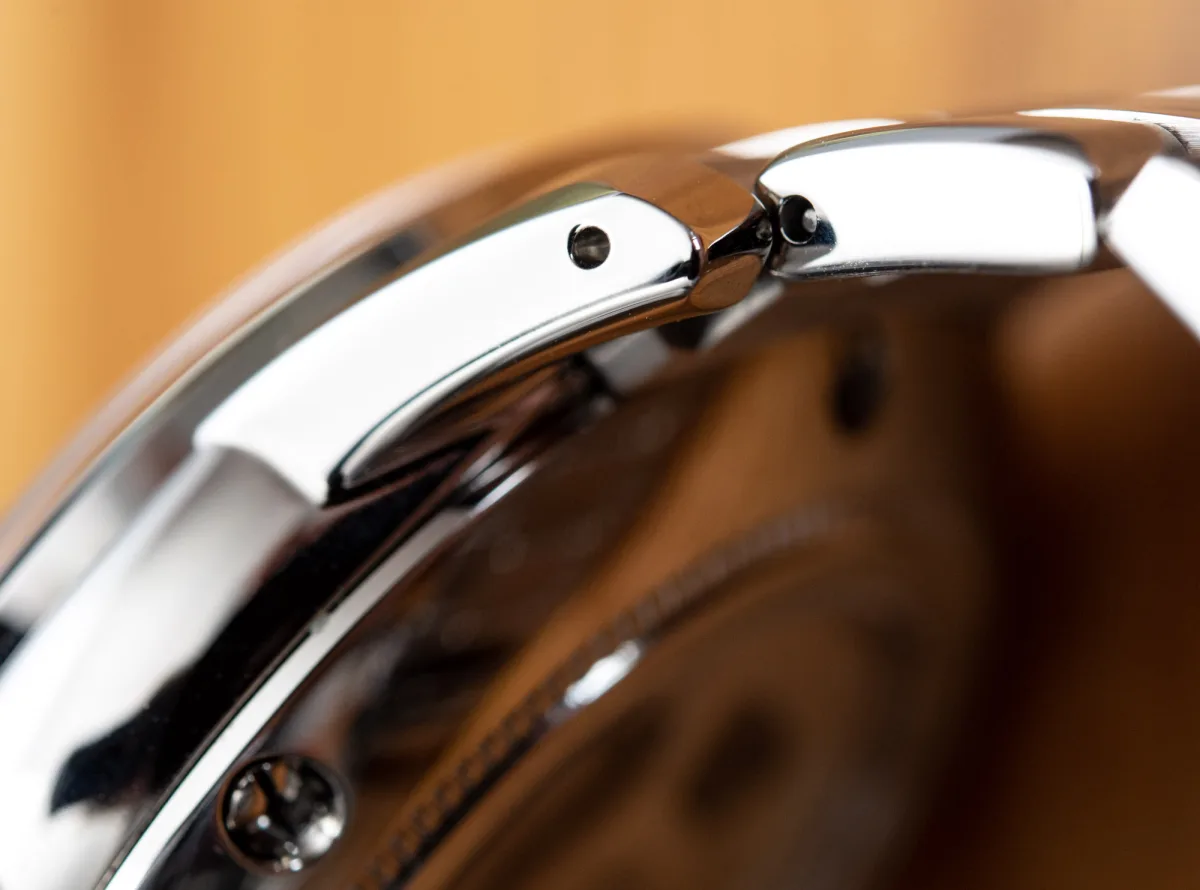 Close-up of Grand Seiko SBGJ249 Shosho showing texture