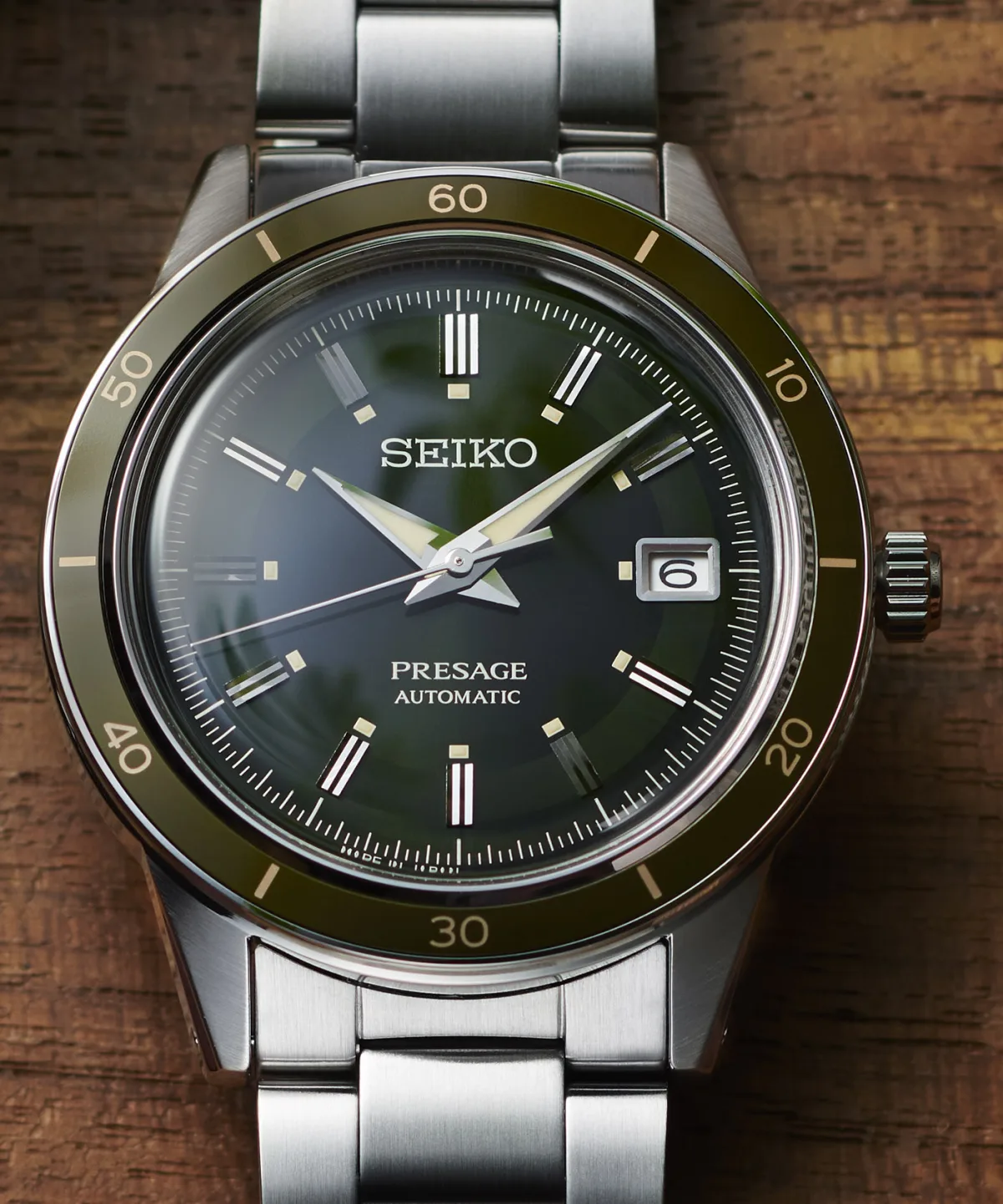 Seiko Presage Style60 watch with white dial and silver hour ring
