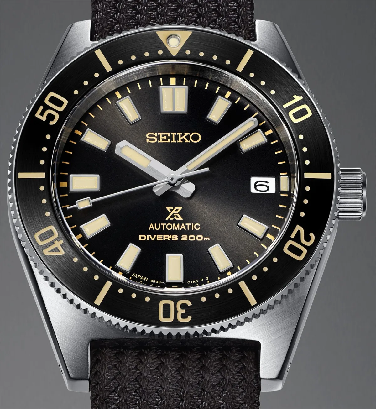 Seiko Prospex SPB237 side view showcasing case and bezel