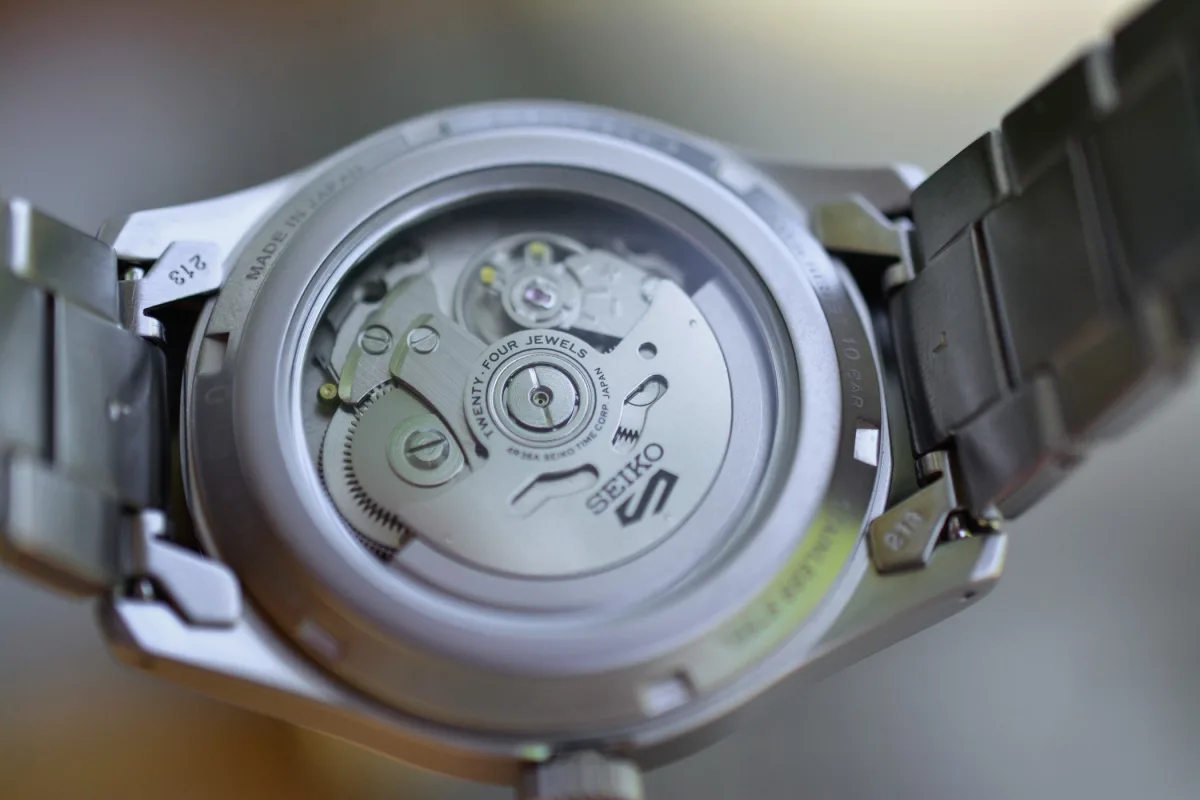 Seiko 5 Sports Field SRPG27 movement view