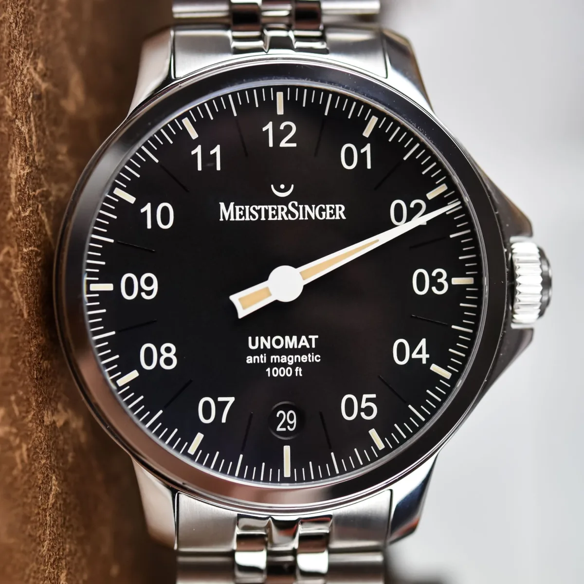 Date window and logo on the MeisterSinger Unomat dial.