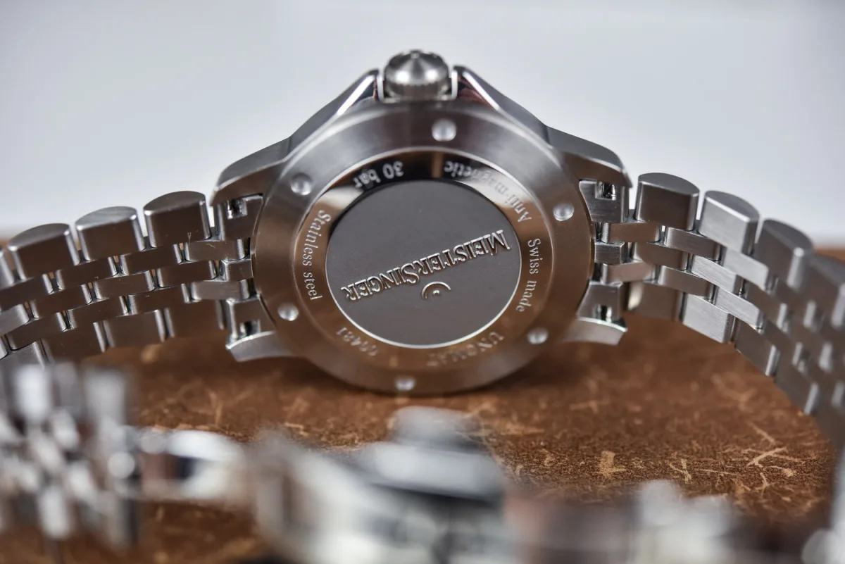 Sellita SW 400 movement inside the MeisterSinger Unomat.