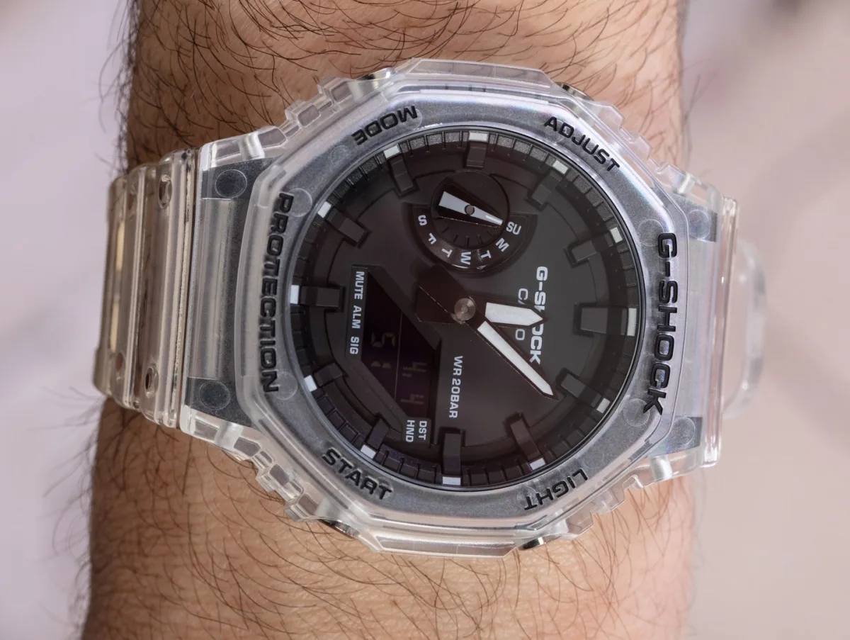 Close-up of the GA2100SKE-7A transparent case material