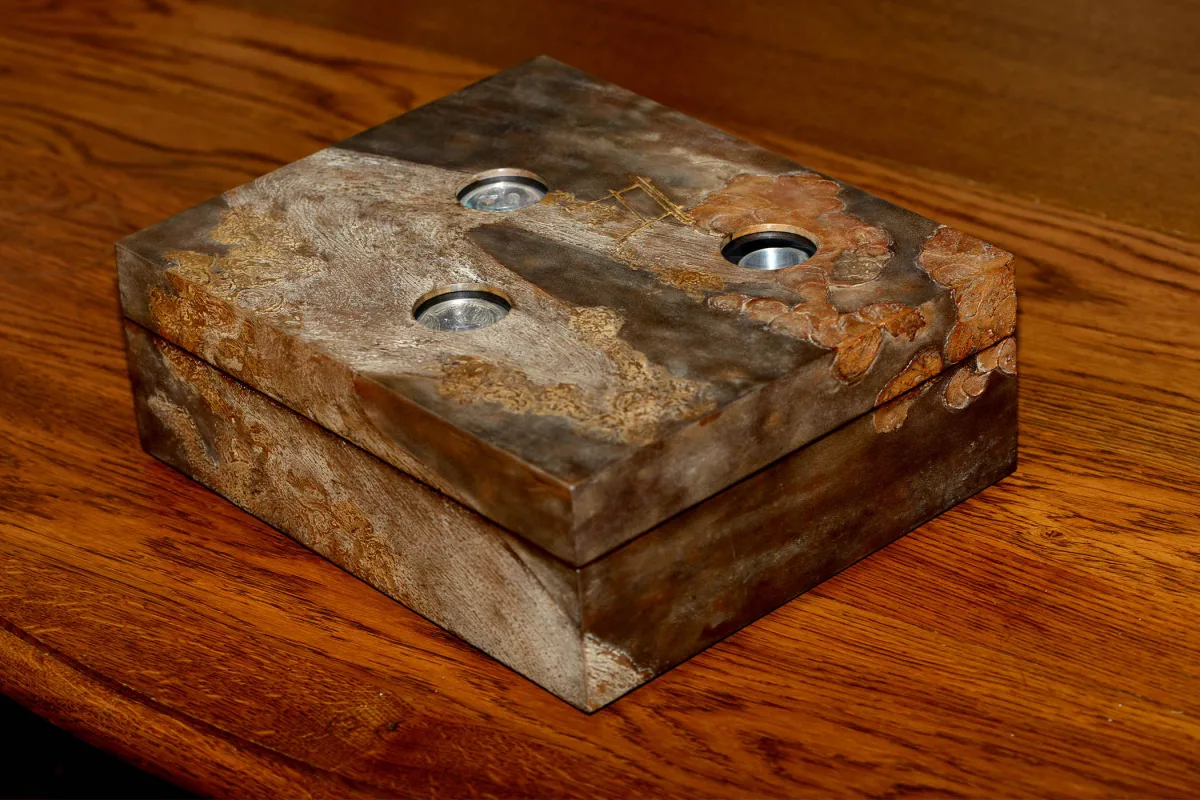 Lacquered box for Kees Engelbarts watches with Dragon Gate motif