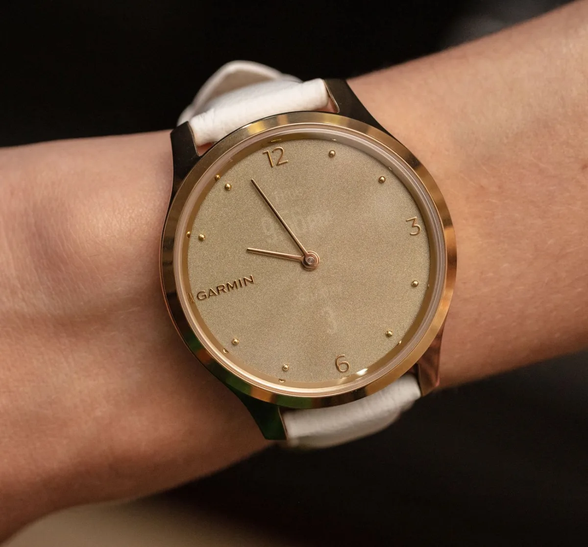 Garmin Vivomove Luxe smartwatches in different metal finishes